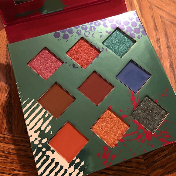 Hank & Henry Living in Color Eyeshadow Palette - Picture 2 of 2